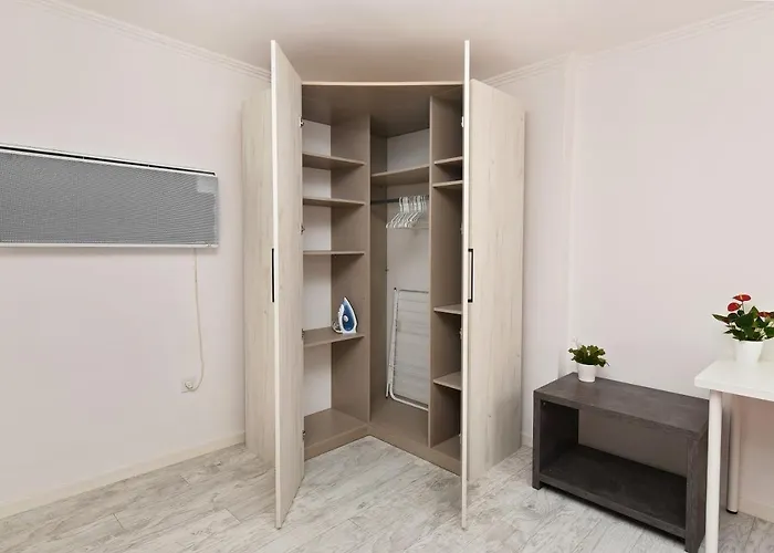 Sea / до морето *